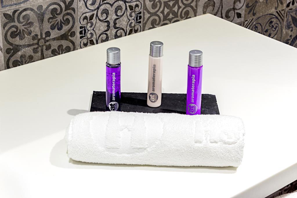 Deluxe Room (1 or 2 adults),140229792:JPEG