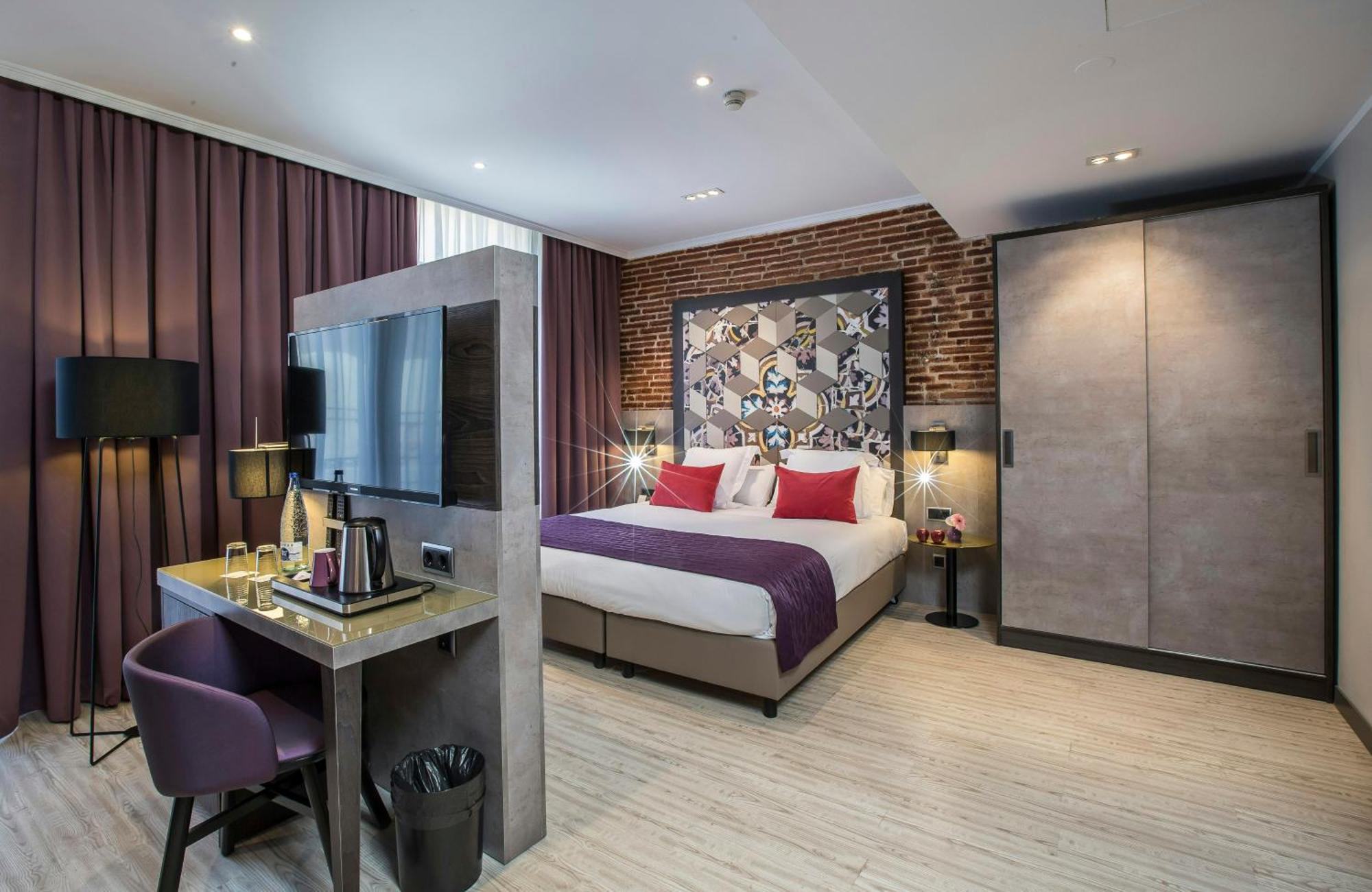 Deluxe Double Room,1746821357:JPEG